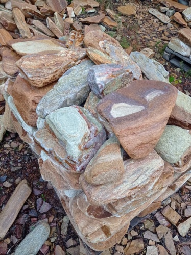 Златолит жёлтый, жёлто-зелёный глыбки и валуны для ланшафтного дизайна купить в Стерлитамаке