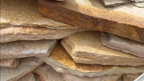 Плитняк златолит жёлтый золотистый для отмостки купить в Стерлитамаке