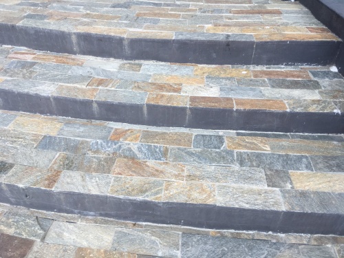 Плитка из Златолита Уральского для лестницы купить в Стерлитамаке