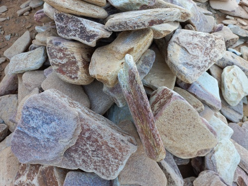 Златолит жёлтый, жёлто-зелёный глыбки и валуны для ланшафтного дизайна купить в Стерлитамаке