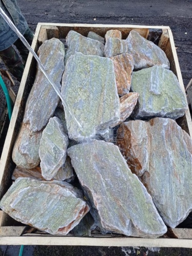 Златолит жёлтый, жёлто-зелёный глыбки и валуны для ланшафтного дизайна купить в Стерлитамаке