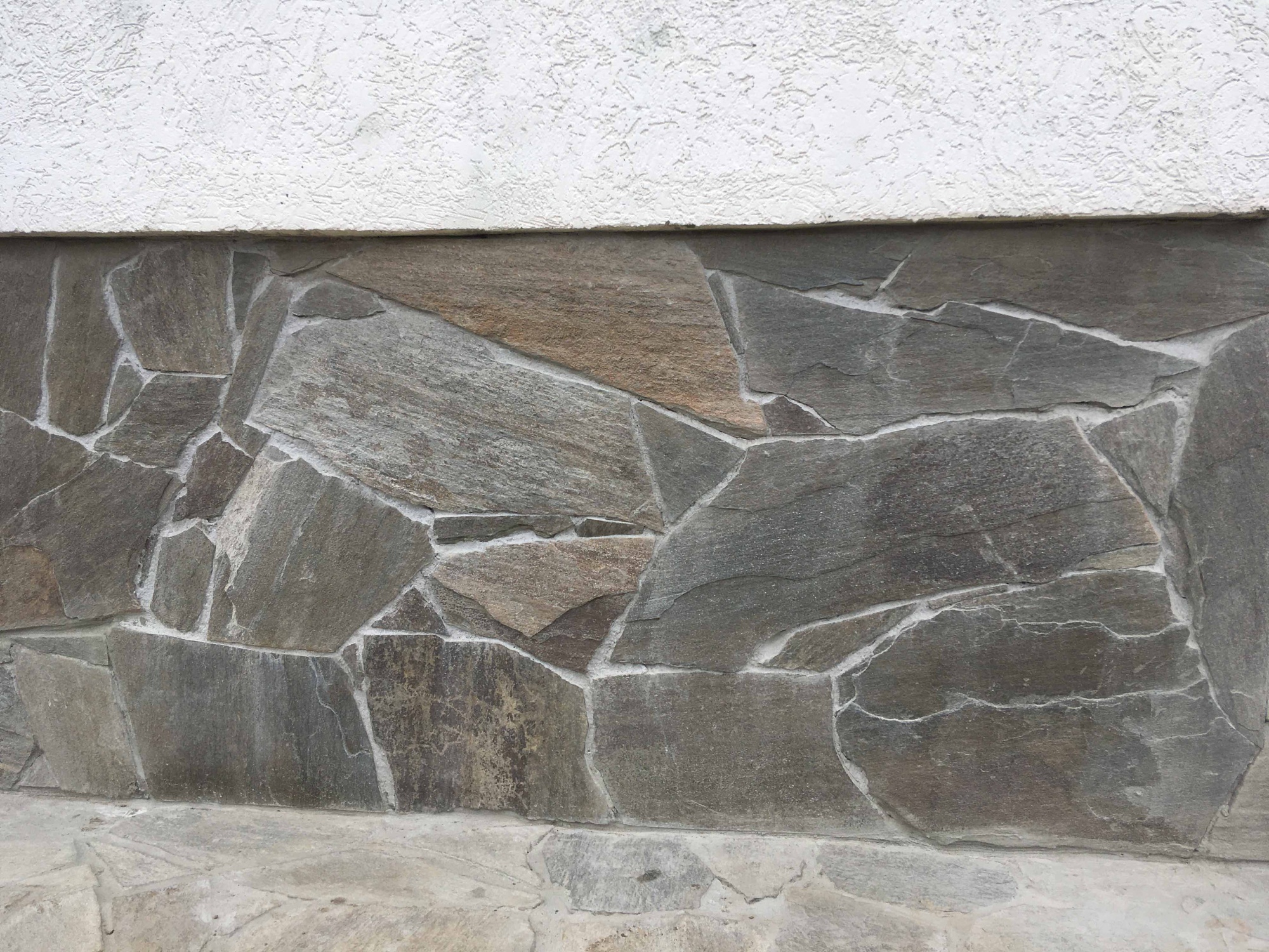 Плитняк златолит Уральский для цоколя, отмостки купить в Стерлитамаке