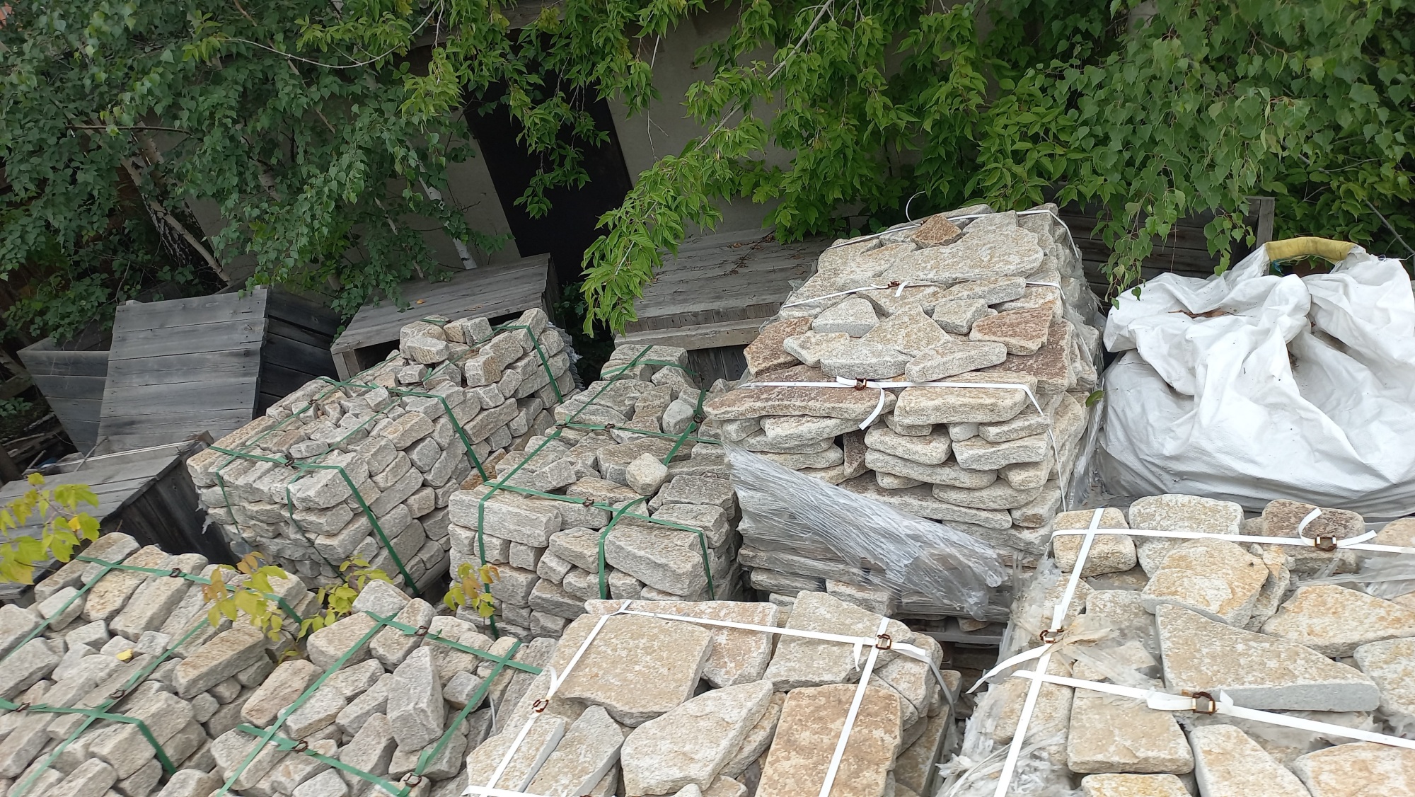 Плитняк гранитный галтованный купить в Стерлитамаке