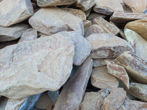 Златолит жёлтый, жёлто-зелёный глыбки и валуны для ланшафтного дизайна купить в Стерлитамаке