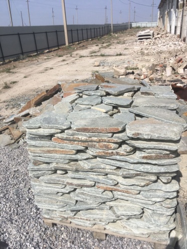 Златолит серебристый галтованный для лестниц купить в Стерлитамаке