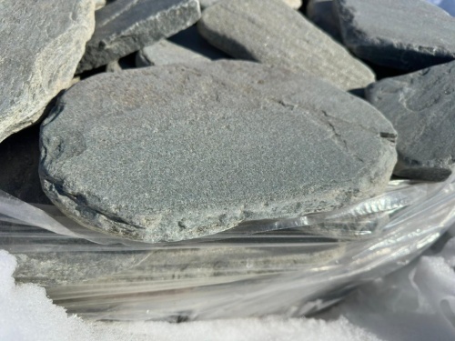 Плитняк златолит зелёный галтованный для мощения на бетон купить в Стерлитамаке